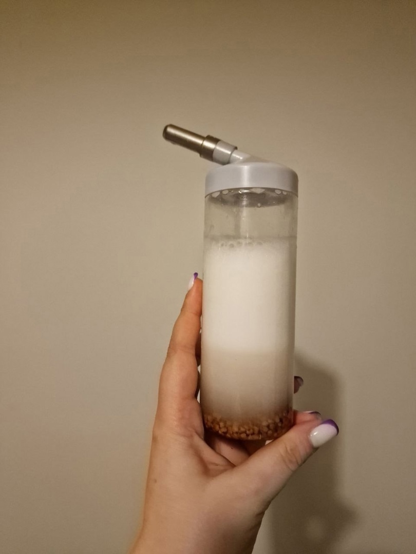 моем поилку для морской свинки